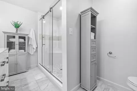 Bath - 5313 Atlee Pl, Springfield, VA 22151 photo 2 of 5
