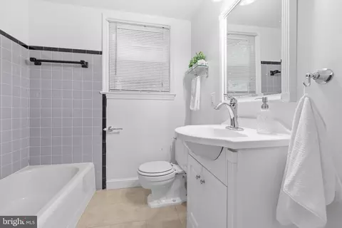 Bath - 5313 Atlee Pl, Springfield, VA 22151 photo 5 of 5