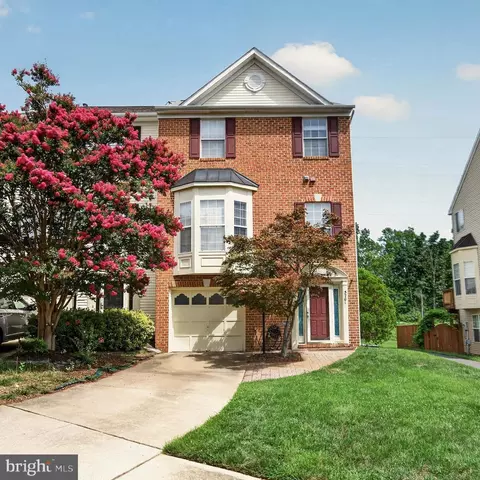 5201 Ballycastle Cir, Alexandria, VA 22315
