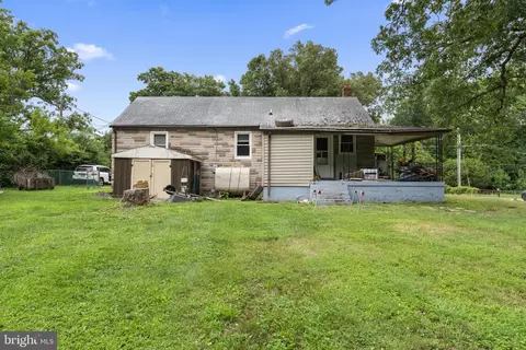 Exterior - 8721 Pohick Rd, Springfield, VA 22153 photo 6 of 13