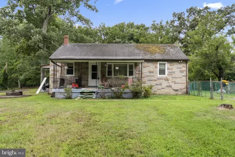 Exterior - 8721 Pohick Rd, Springfield, VA 22153 photo 1 of 13