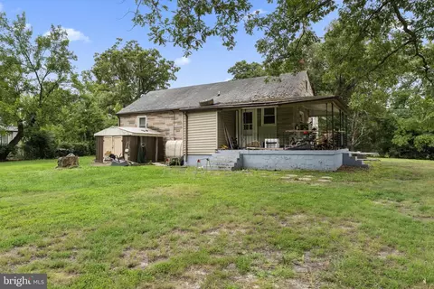 Exterior - 8721 Pohick Rd, Springfield, VA 22153 photo 3 of 13