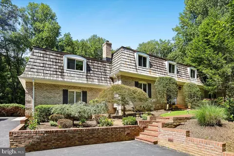 6310 Windpatterns Trl, Fairfax Station, VA 22039