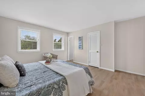 Bedroom - 2255 Cedar Ln, Vienna, VA 22182 photo 1 of 7