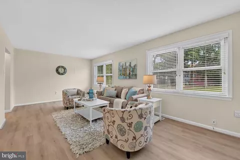 Living - 2255 Cedar Ln, Vienna, VA 22182 photo 5 of 6
