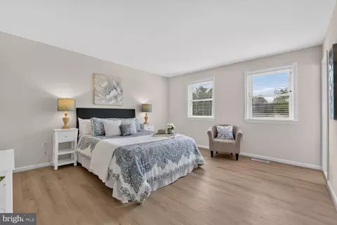 Bedroom - 2255 Cedar Ln, Vienna, VA 22182 photo 4 of 7