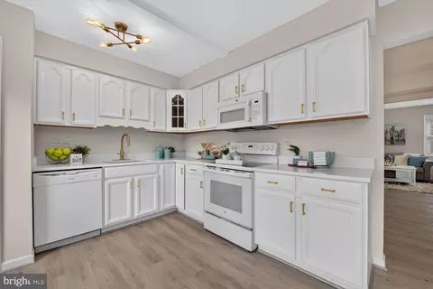 Kitchen - 2255 Cedar Ln, Vienna, VA 22182 photo 2 of 3