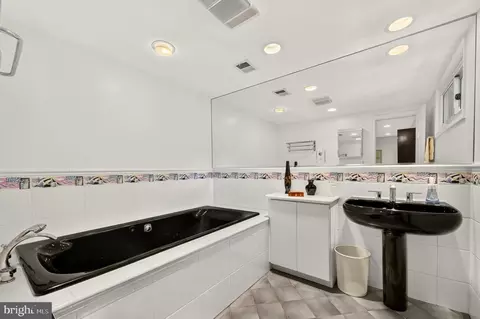 Bath - 7124 Thrasher Rd, Mclean, VA 22101 photo 6 of 6