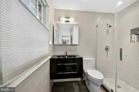 Bath - 7124 Thrasher Rd, Mclean, VA 22101 photo 3 of 6