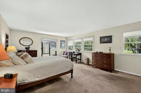 Bedroom - 7124 Thrasher Rd, Mclean, VA 22101 photo 3 of 6