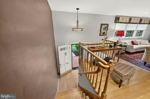 Entry Way - 7124 Thrasher Rd, Mclean, VA 22101 photo 1 of 3