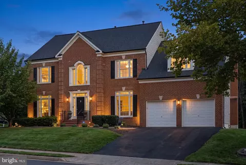 2053 George Washington Rd, Vienna, VA 22182