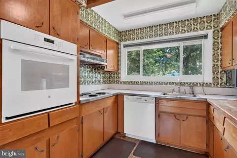 Kitchen - 6841 Strata St, Mclean, VA 22101 photo 1 of 3