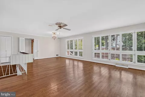 Living - 6841 Strata St, Mclean, VA 22101 photo 3 of 6