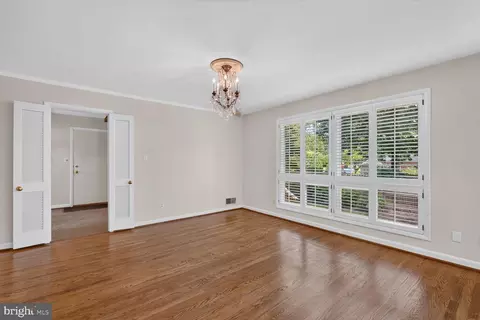 Living - 6841 Strata St, Mclean, VA 22101 photo 4 of 6