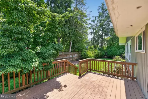 Exterior - 6841 Strata St, Mclean, VA 22101 photo 4 of 4