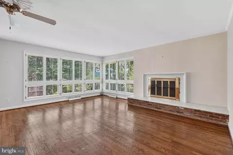 Living - 6841 Strata St, Mclean, VA 22101 photo 2 of 6