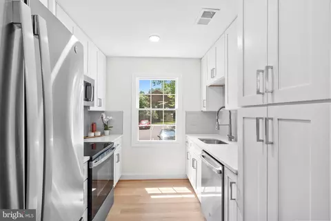 Kitchen - 8530 Barrington Ct #938, Springfield, VA 22152 photo 1 of 4