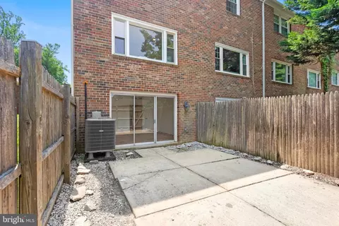 Exterior - 8530 Barrington Ct #938, Springfield, VA 22152 photo 2 of 3
