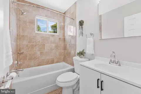 Bath - 6015 Backlick Rd, Springfield, VA 22150 photo 3 of 4