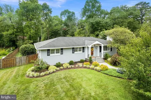 4429 Neptune Dr, Alexandria, VA 22309