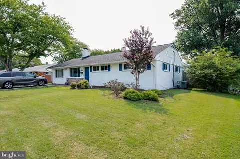 4803 Apple Tree Dr, Alexandria, VA 22310