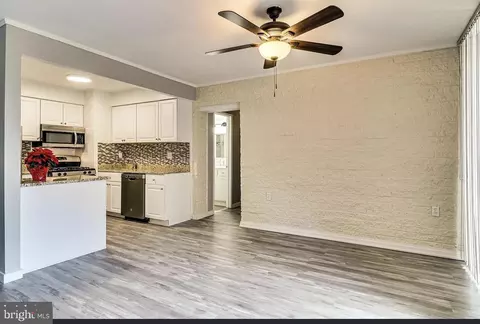 7753 Patriot Dr #5, Annandale, VA 22003