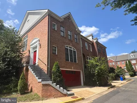 6505 Nightwind Ct, Alexandria, VA 22312