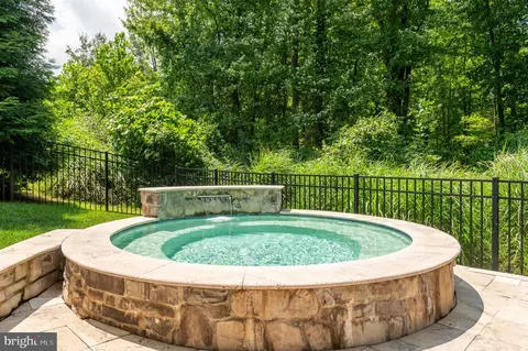 Exterior - 1302 Scotts Run Rd, Mclean, VA 22102 photo 7 of 20
