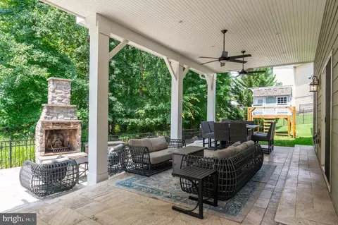Exterior - 1302 Scotts Run Rd, Mclean, VA 22102 photo 4 of 20