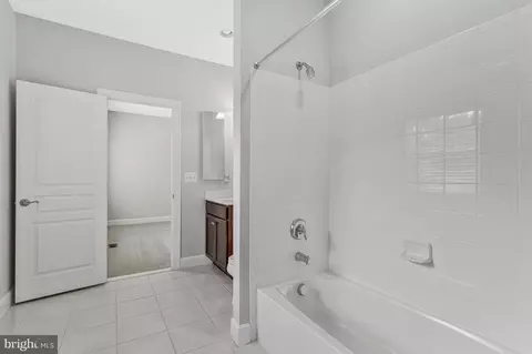 Entry Way - 1302 Scotts Run Rd, Mclean, VA 22102 photo 7 of 8
