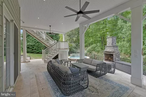 Exterior - 1302 Scotts Run Rd, Mclean, VA 22102 photo 18 of 20
