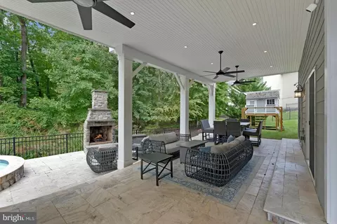 Exterior - 1302 Scotts Run Rd, Mclean, VA 22102 photo 19 of 20