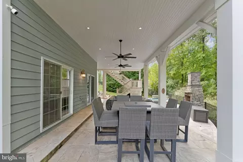 Exterior - 1302 Scotts Run Rd, Mclean, VA 22102 photo 16 of 20