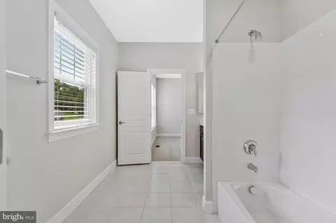 Entry Way - 1302 Scotts Run Rd, Mclean, VA 22102 photo 6 of 8