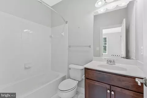 Bath - 1302 Scotts Run Rd, Mclean, VA 22102 photo 1 of 3