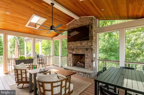 Exterior - 1302 Scotts Run Rd, Mclean, VA 22102 photo 11 of 20