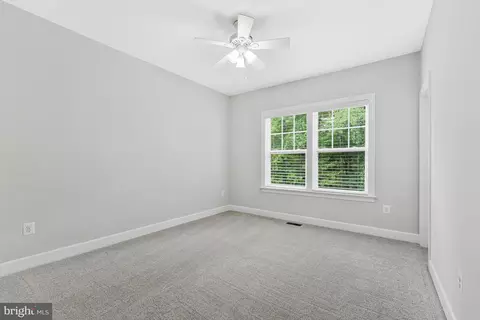 Bedroom - 1302 Scotts Run Rd, Mclean, VA 22102 photo 6 of 8