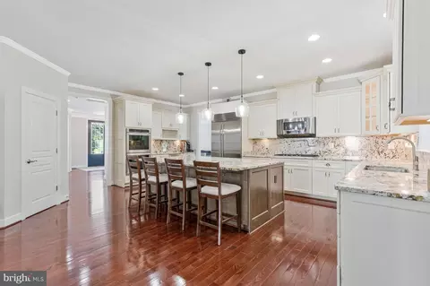 Kitchen - 1302 Scotts Run Rd, Mclean, VA 22102 photo 3 of 4