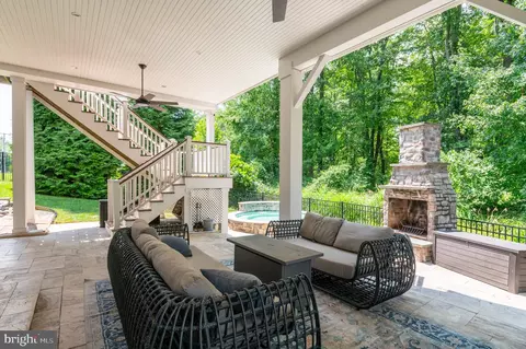 Exterior - 1302 Scotts Run Rd, Mclean, VA 22102 photo 5 of 20