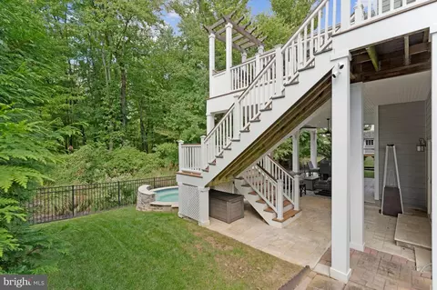 Exterior - 1302 Scotts Run Rd, Mclean, VA 22102 photo 15 of 20