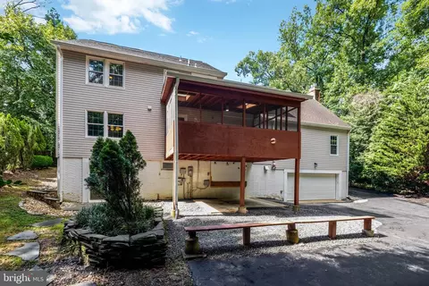 Exterior - 10910 Wilder Point Ln, Reston, VA 20191 photo 7 of 11