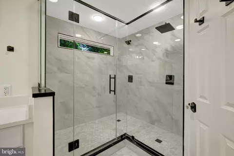 Bath - 10910 Wilder Point Ln, Reston, VA 20191 photo 3 of 5