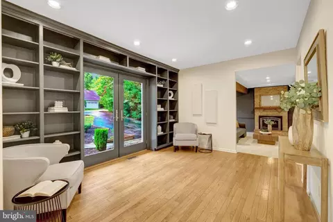 Entry Way - 10910 Wilder Point Ln, Reston, VA 20191 photo 5 of 8