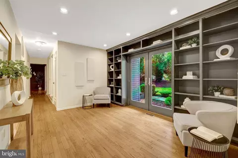 Entry Way - 10910 Wilder Point Ln, Reston, VA 20191 photo 4 of 8