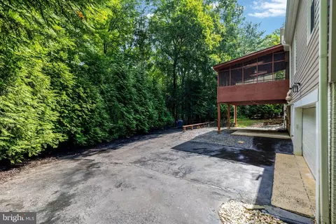 Exterior - 10910 Wilder Point Ln, Reston, VA 20191 photo 6 of 11