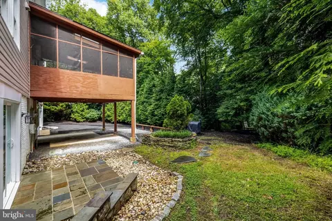Exterior - 10910 Wilder Point Ln, Reston, VA 20191 photo 4 of 11