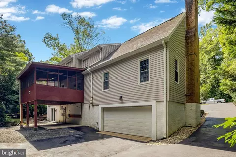 Exterior - 10910 Wilder Point Ln, Reston, VA 20191 photo 8 of 11