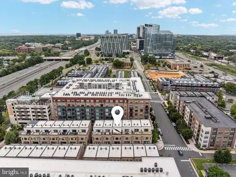 View/Area - 1876 Easterly Rd, Reston, VA 20190 photo 3 of 3