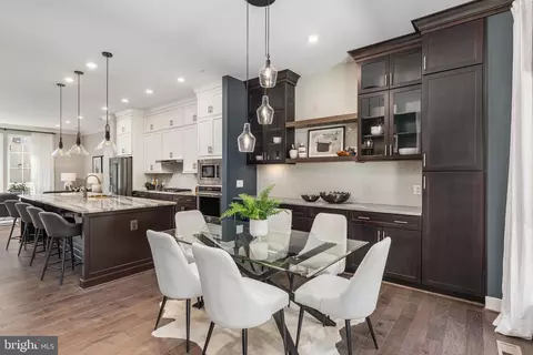 Dining - 1876 Easterly Rd, Reston, VA 20190 photo 2 of 2